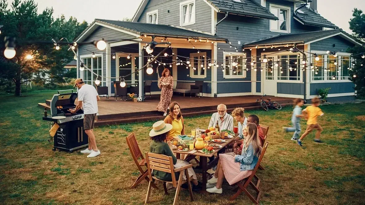 Summer_BBQs_-_Food_Family_and_Floo.original.format-webp (1)